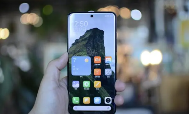 小米15 Ultra再度曝光，配備1英寸主攝，以及兩億像素潛望長焦！