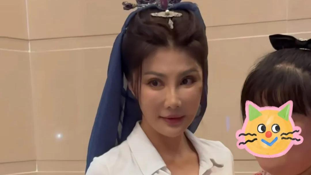 知名女台星生图颜值崩塌，“科技脸”被嘲像刘晓庆，曾强势否认整容