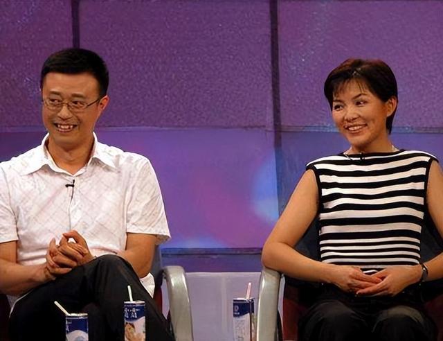 白燕升：曾是央视主持人，妻子结婚后不幸瘫痪，现如今儿女双全