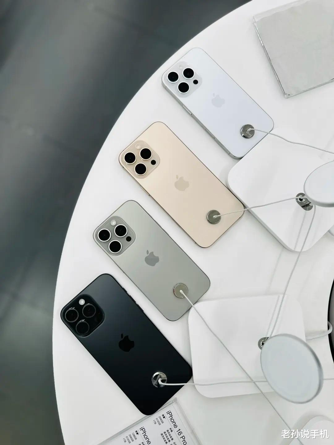 苹果会爆炸吗？外媒拆解iPhone16系列电池，原来是国产供应链