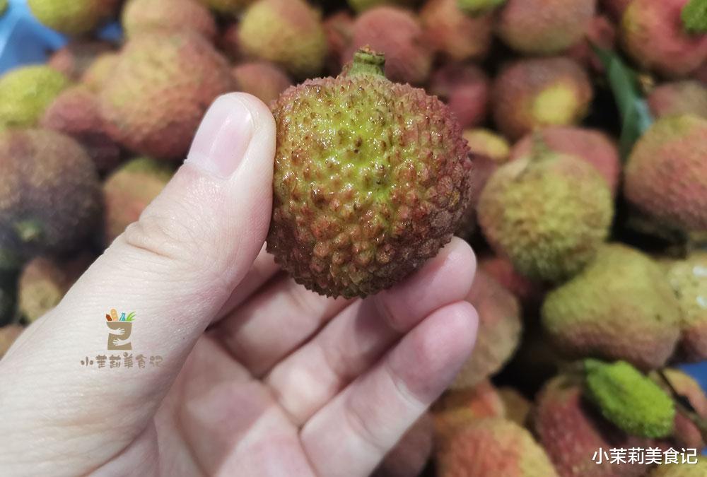 买荔枝时,内行人遇到“这4种”转身就走,果农:谁买谁后悔