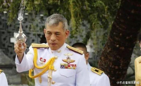 泰王一生沉迷于美色，苏提达成功上位挤走西拉米，玛哈还有点明智