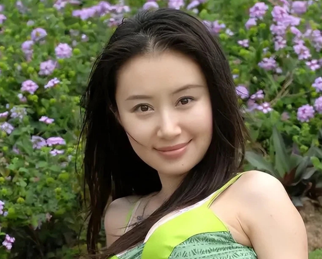 过气女星也开始拍短剧，曝日薪两万，尝到甜头后一部接一部的演