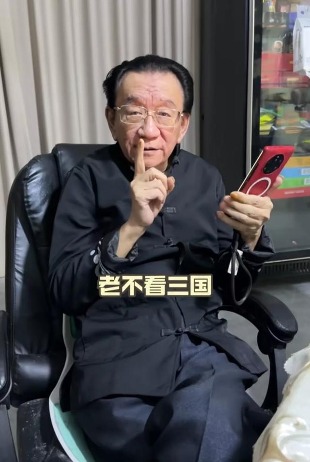 侯耀华完胜！侯耀华怂杨议的段子水平太高了，寓意深刻，雅而不俗