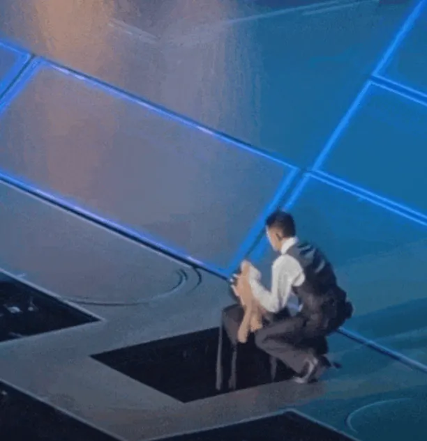 当62岁刘德华被批开演唱会疯狂敛财时,才知刀郎说的话都是对的