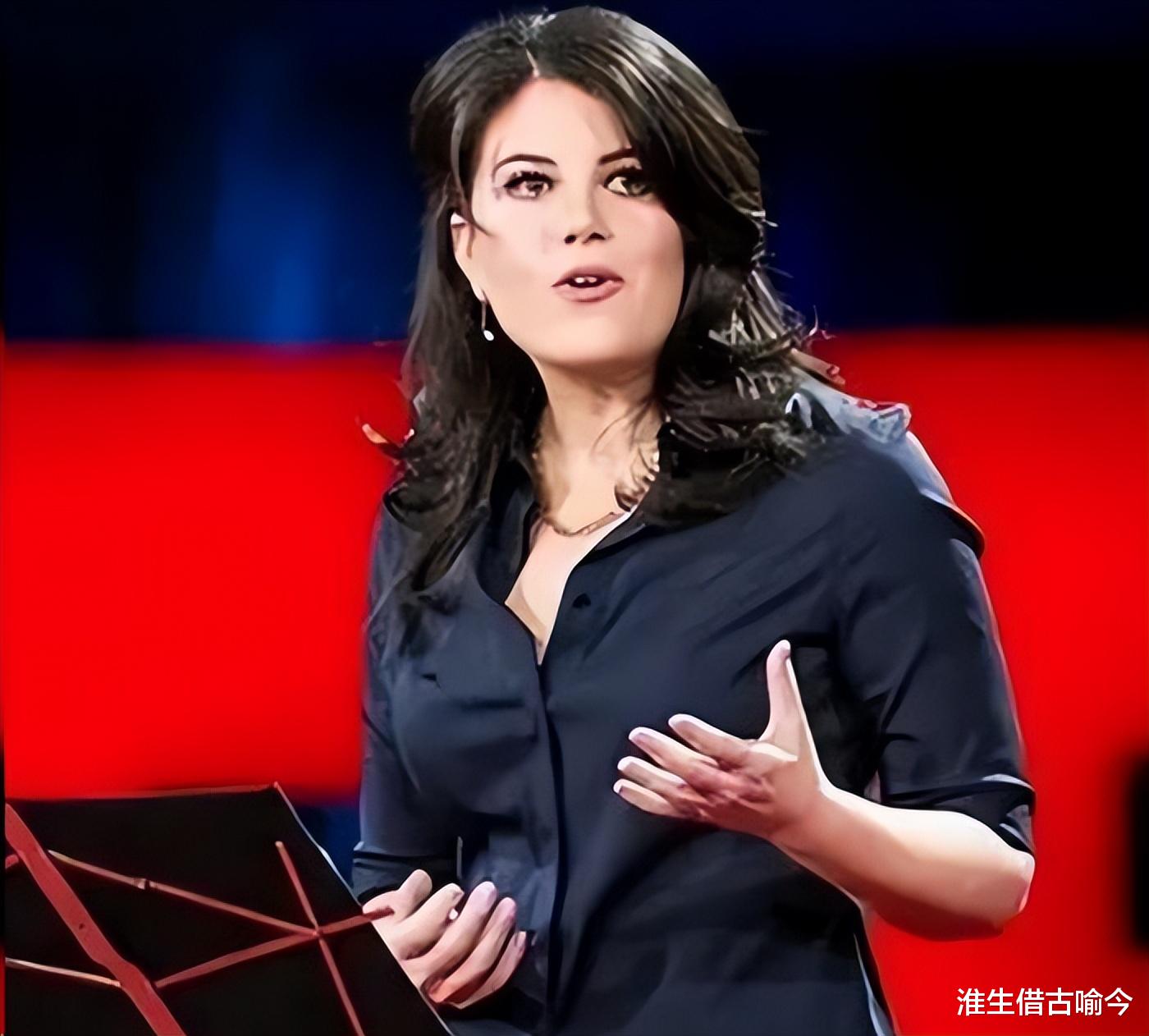 50岁莱温斯基罕见露面，又美又瘦真迷人，活成拉链门丑闻中的赢家