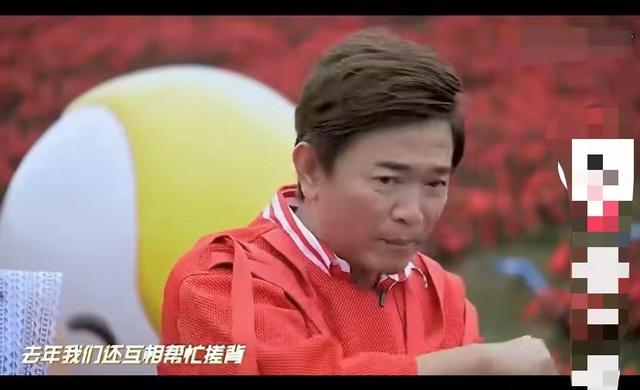 母子“嘴对嘴亲吻”不害臊,以爱的名义满足私欲的行为,该打破了