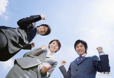 任何职业都不该被神圣化。