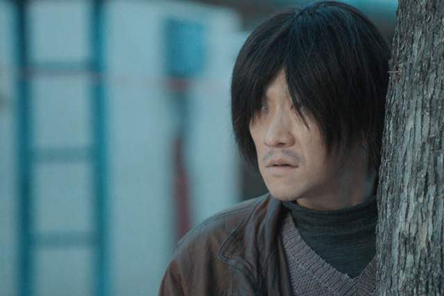 《迎风的青春》袁山青在程芽芽面前那“一跪”，注定了两人的结局