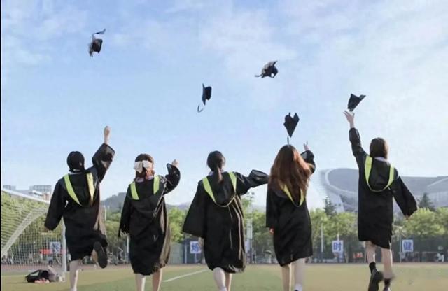 \毕业即失业\时代,上大学还有用吗?