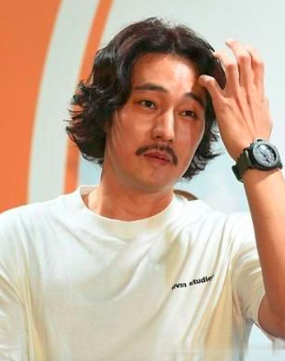 不建议中年男人留的发型,看着洋气,实际“大爷味”很浓,很油腻