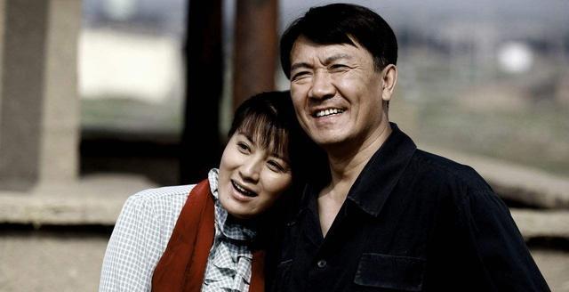 抛弃24年原配，转身迎娶小娇妻，如今儿子30年的报复让他遗憾终生