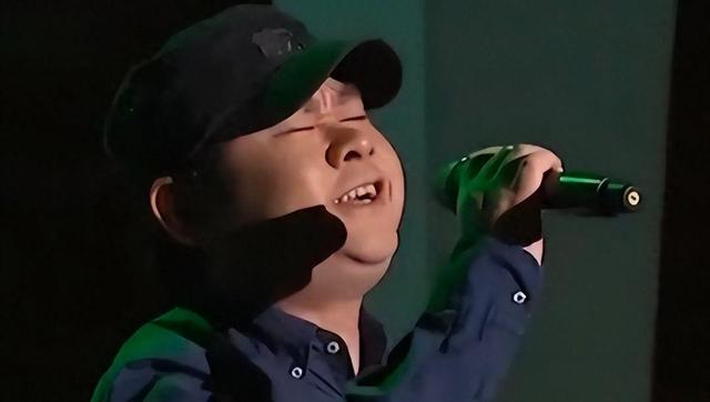 刀郎离婚30年，前妻含泪自述：他住着豪宅，我却一无所有