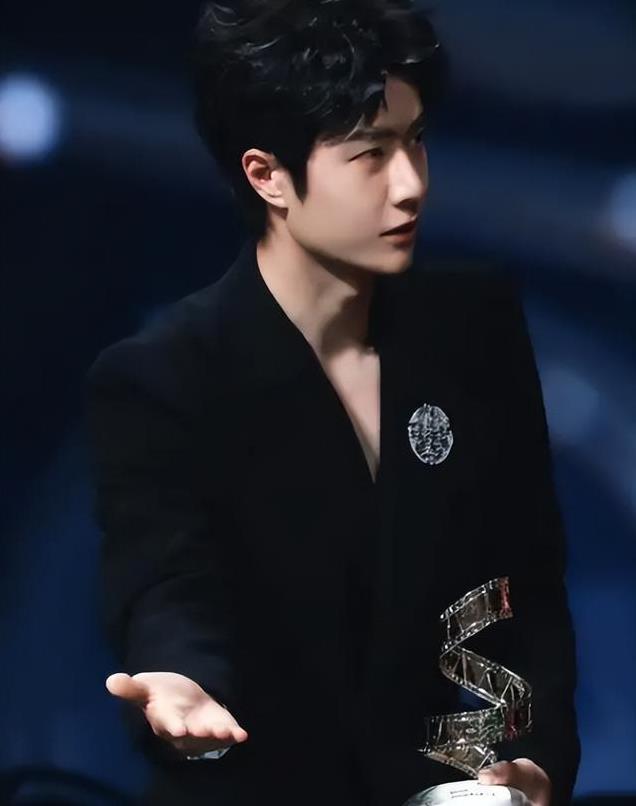 以为是假新闻,其实是真新闻,王一博、朱丹、大S,个个离谱惊人