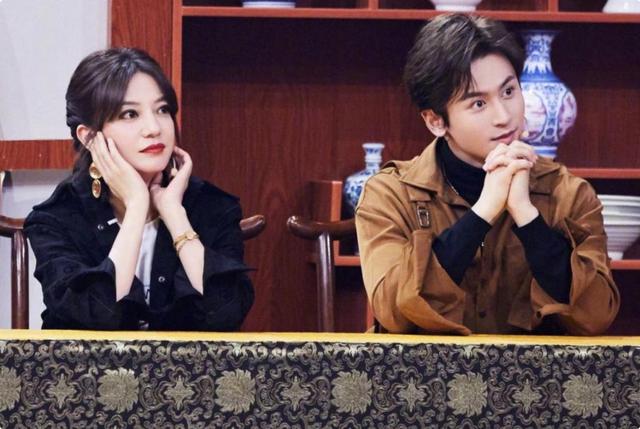 赵薇近照曝光,回芜湖老家看望母亲,穿着朴素,49岁面容尽显憔悴