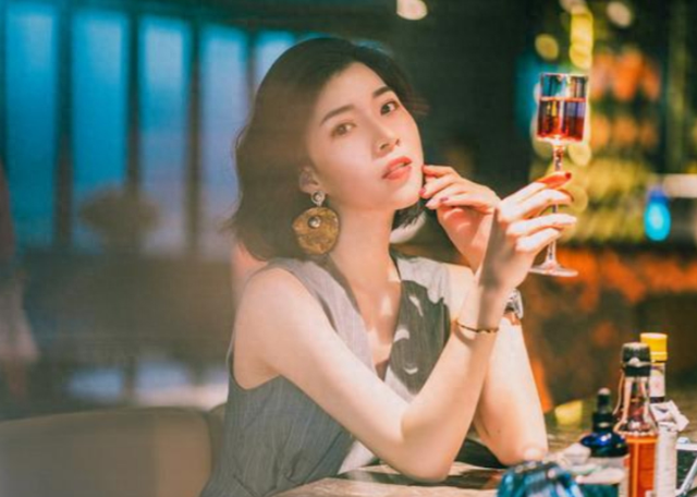 90后夫妻已经彻底撑不下去了，“缺钱”正在榨干中国下一代