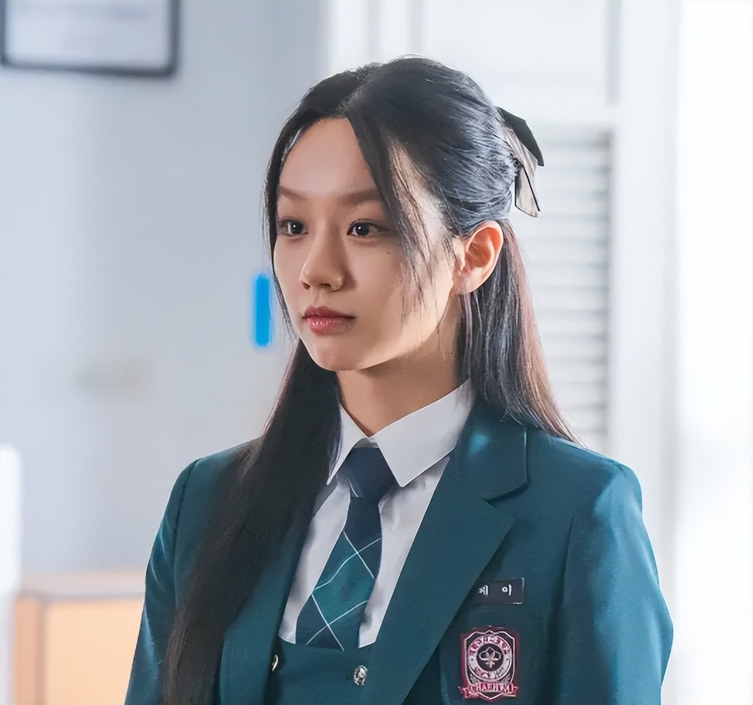 离开渣男后,她也「下海」了