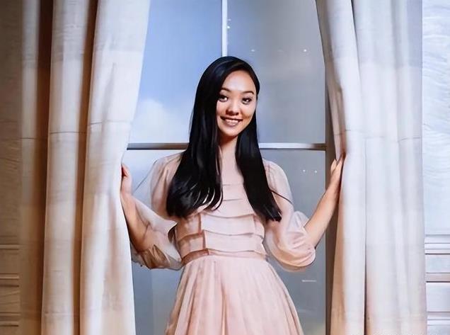 李思坦言:生父李连杰抛弃我和妈妈,如果可以的话我不想当他女儿