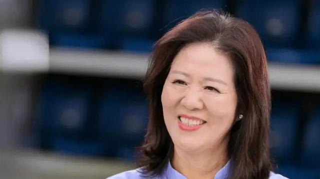 64岁的朗平疑似医美失败,网友直言吓人