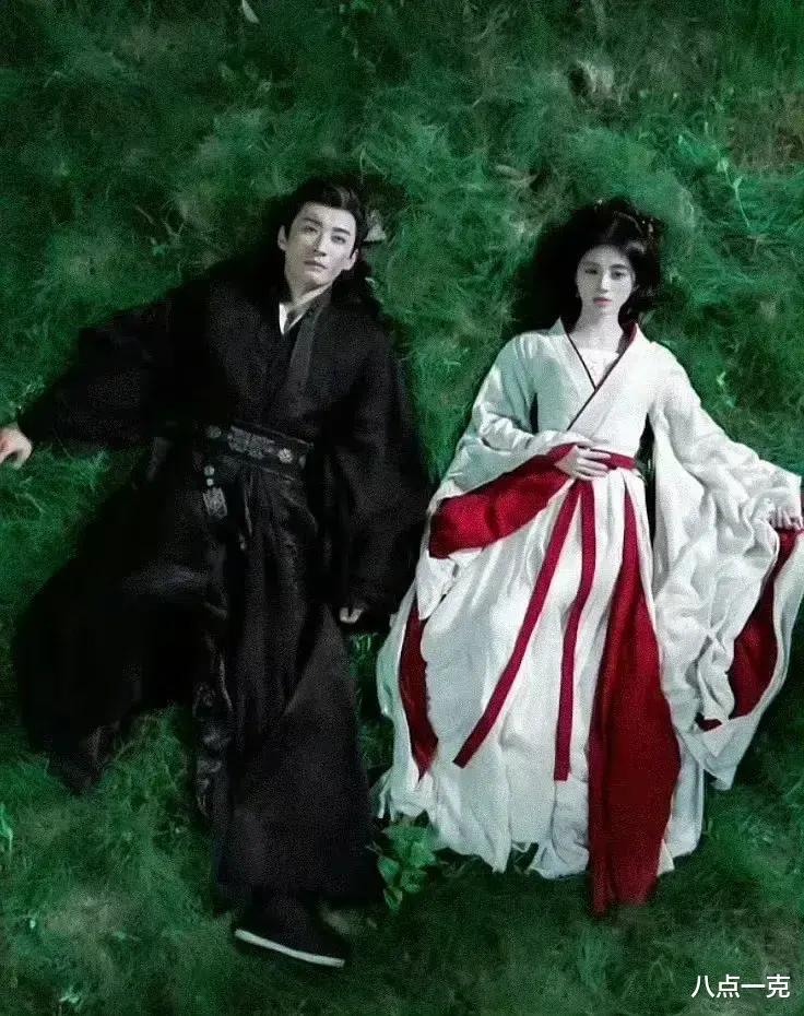 鞠婧祎半永久万人嫌!网友为其P掉胎毛刘海后,大脸盘子一览无遗