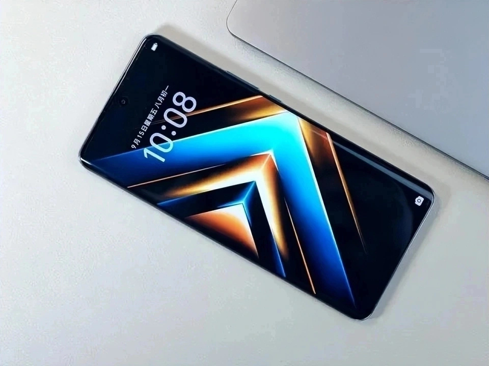 首銷斬獲銷量“冠軍”，16GB+1TB+硬核曲面屏，如今售價再創新低