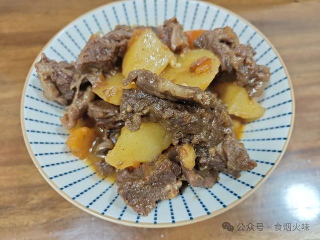 入秋后,这肉再贵也要吃,一健脾胃,二补气血,老年小孩要多吃