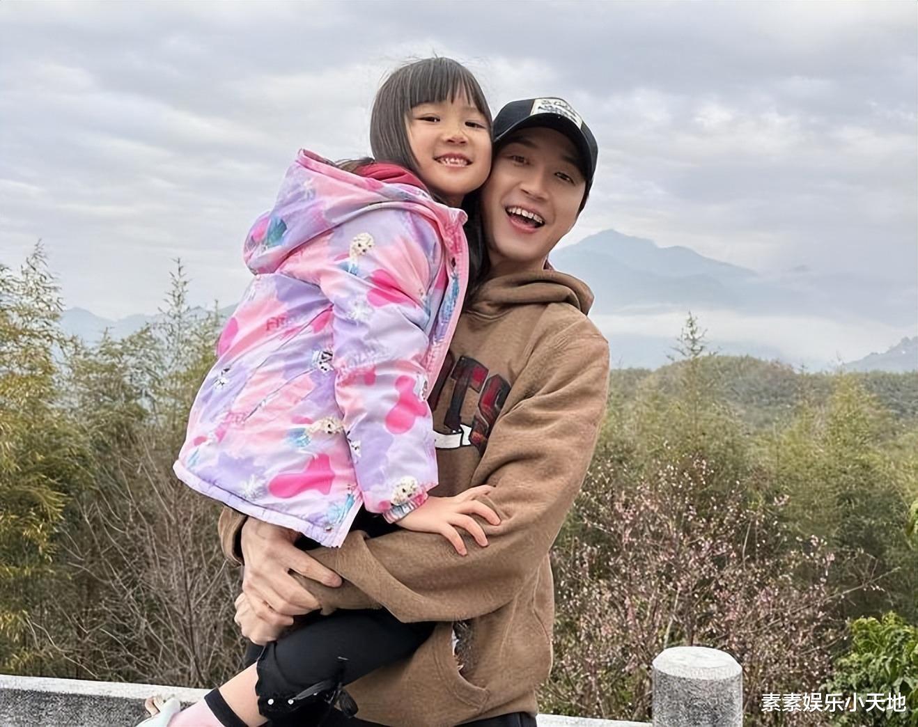 福原爱7岁女儿长大了,侧脸超像江宏杰,肉嘟嘟的模样很可爱