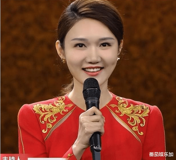 这一次，娱乐圈顶级大瓜，在“央视新闻突发意外换主播”中曝光
