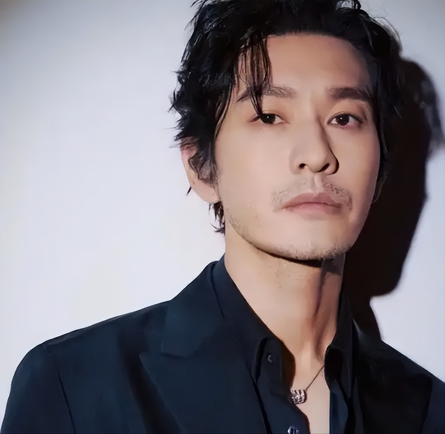 送走了叶珂,又来了赵薇!悲催的黄晓明,终究是绕不过“女人坑”