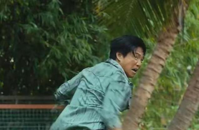 一脸褶子还打打杀杀，陈小春新片跌破底线，卖情怀成古惑仔养老院