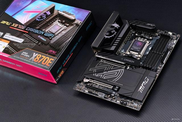 AMD风头正盛，Intel全新升级，2024旗舰处理器横评测试！