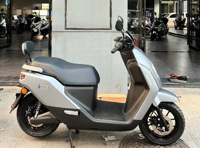 豪爵旗下电摩2200 DT即将上市:智能科技+全新领域,引领电摩新潮流!