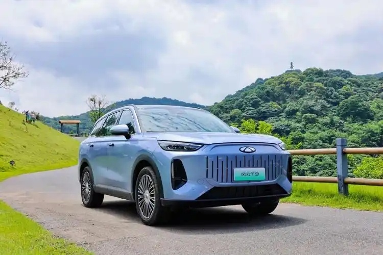 12.99万！奇瑞新豪华SUV来袭，1.5T+混动，5+2座椅布局，真香