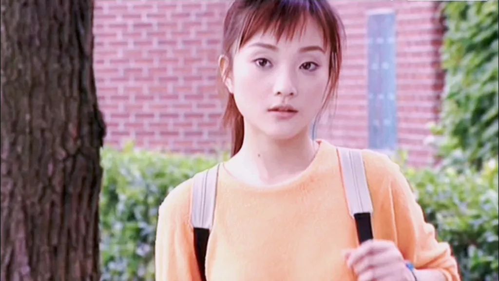 43岁李小璐穿背心跳舞超卖力,热辣身材赛过18岁大学生,全网喊话原地出道