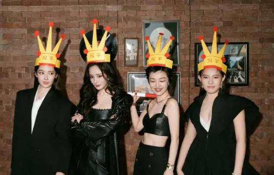 上海这晚,站位暴露江湖地位,杨幂刘诗诗站两边,C位雷打不动