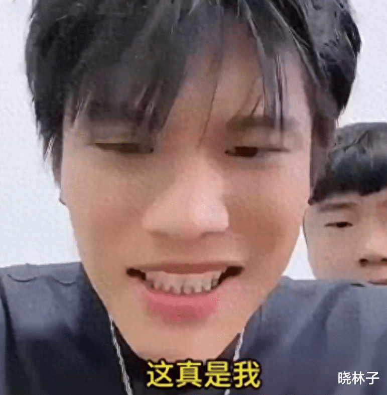 吃相太难看，小杨哥欲复出，用小号直播被平台秒封，评论区炸锅