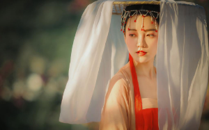 人人疑我清白，只有他愿意娶我。不曾想救我于水火之人，也是害我之人……