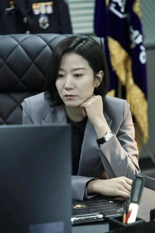 她是韩剧中的黄金女配,丈夫李善均去世后,曾让她痛不欲生。