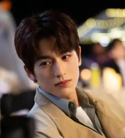 正午阳光力捧的8大男星,有人享“亲儿子”待遇,有人却扶不上墙