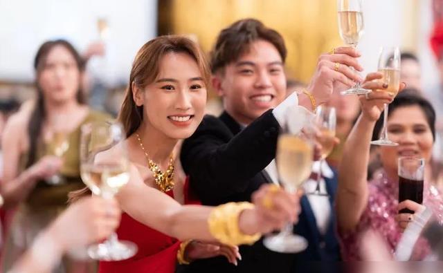 TVB女神与拍拖九年圈外男友结婚,感谢丈夫包容承诺考虑生小朋友