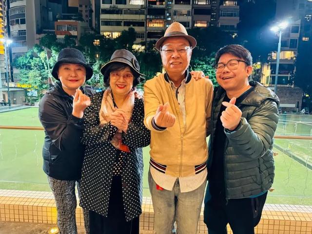 徐小凤|她宁可离婚也不愿改变中国国籍，春晚为她破例，75岁无儿无女