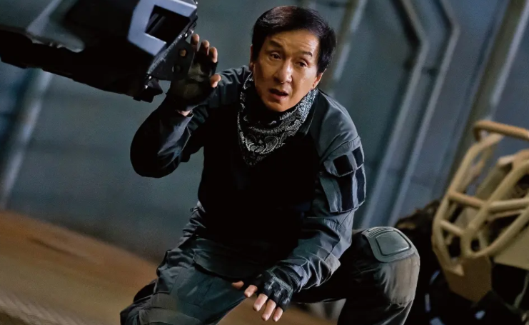 《传说》失利后成龙又一部新片定档国庆,这次和吴京朱一龙掰手腕