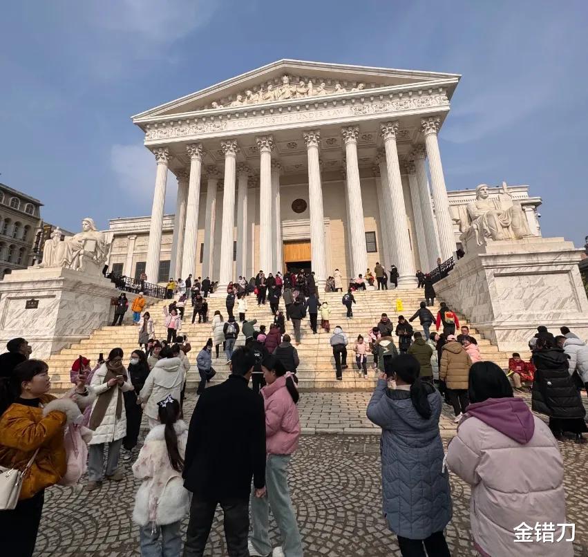 吸金28亿后，《唐探》快被榨干了