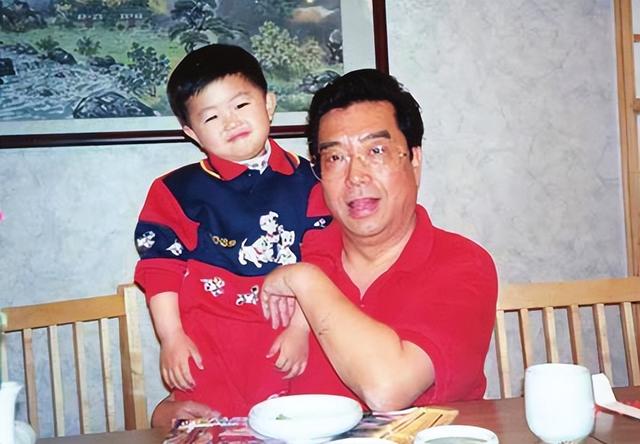 84岁李双江投奔前妻，你以为只是李天一梦鸽圈钱离去，没那么简单