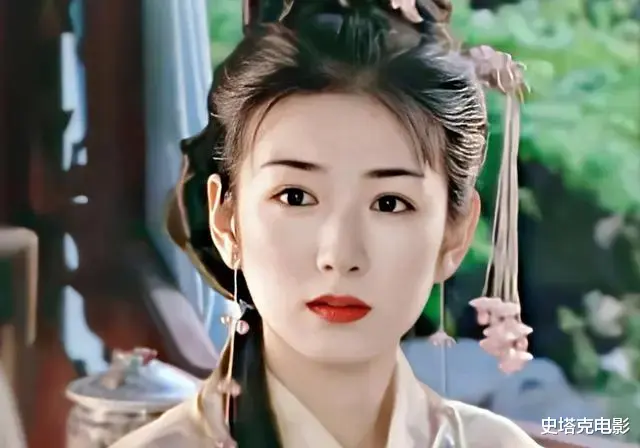 太勇了,黄奕在雪山穿吊带背心:评论区却一片「翻车声」