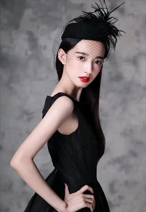 演员康宁——95后混血校花