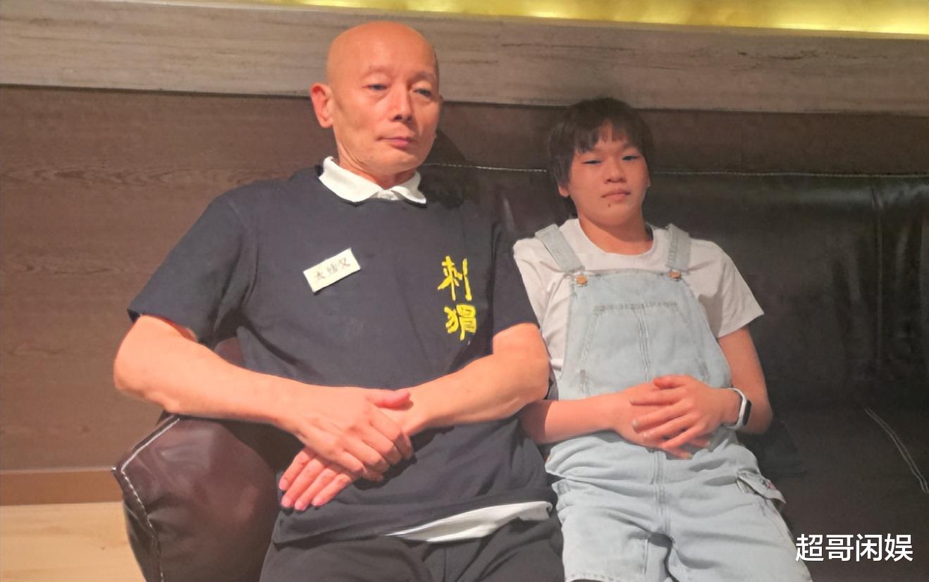 葛优追星成功!找全红婵要签名,婵妹笑称:葛大爷比王俊凯还帅!