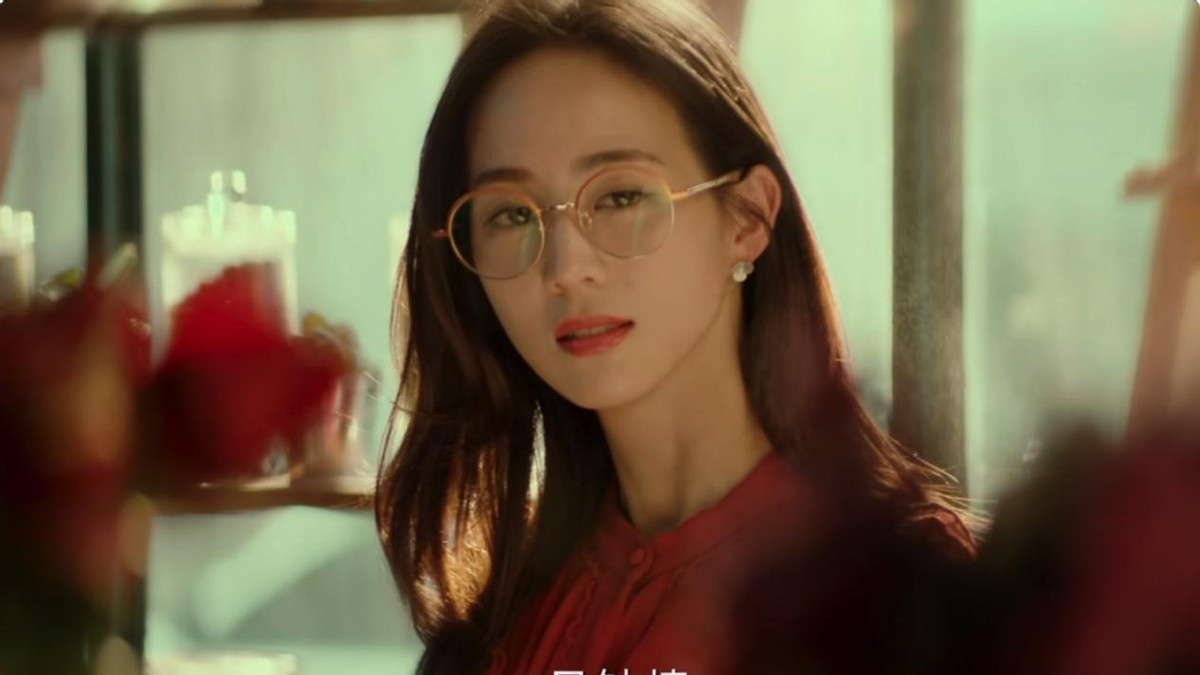 网剧《唐探2》开播，躲过张钧甯，我却被护士装的熊黛林惊艳