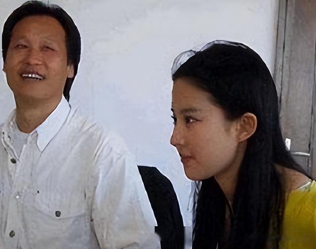 有一种“较量”叫刘亦菲和陈金飞，8年过去,这场“棋局”终被看破