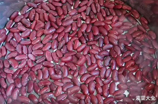 一斤豆子，2斤糯米粉，教你制作正宗东北蒸年糕，做一锅能吃2个月